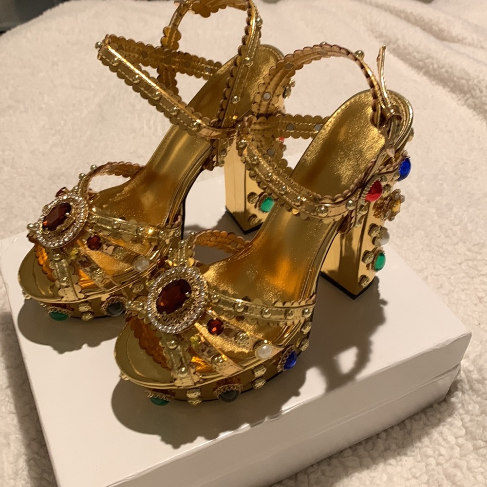 AZALEA WANG ✨INSPIRED✨ EMBELLISHED PLATFORM HEELS